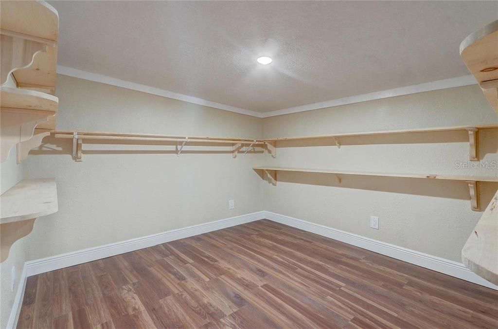 For Sale: $429,000 (4 beds, 3 baths, 1642 Square Feet)