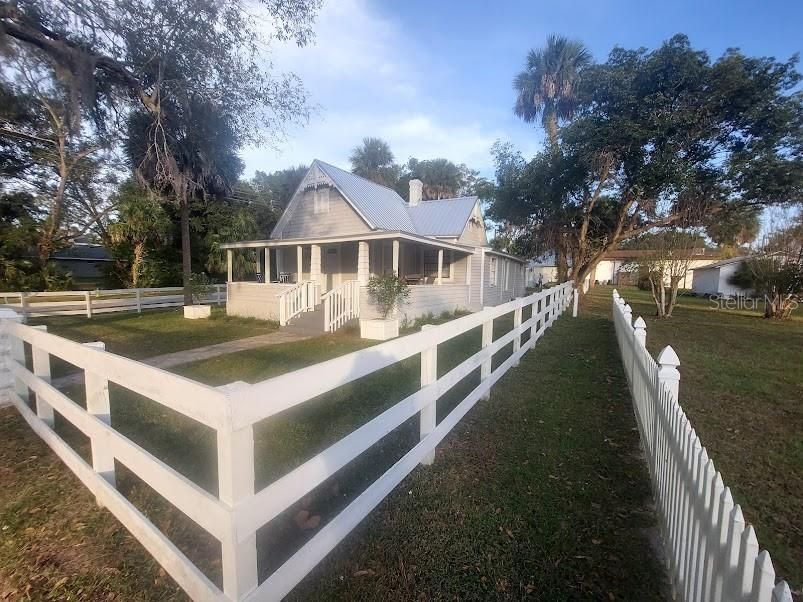 For Sale: $429,000 (4 beds, 3 baths, 1642 Square Feet)