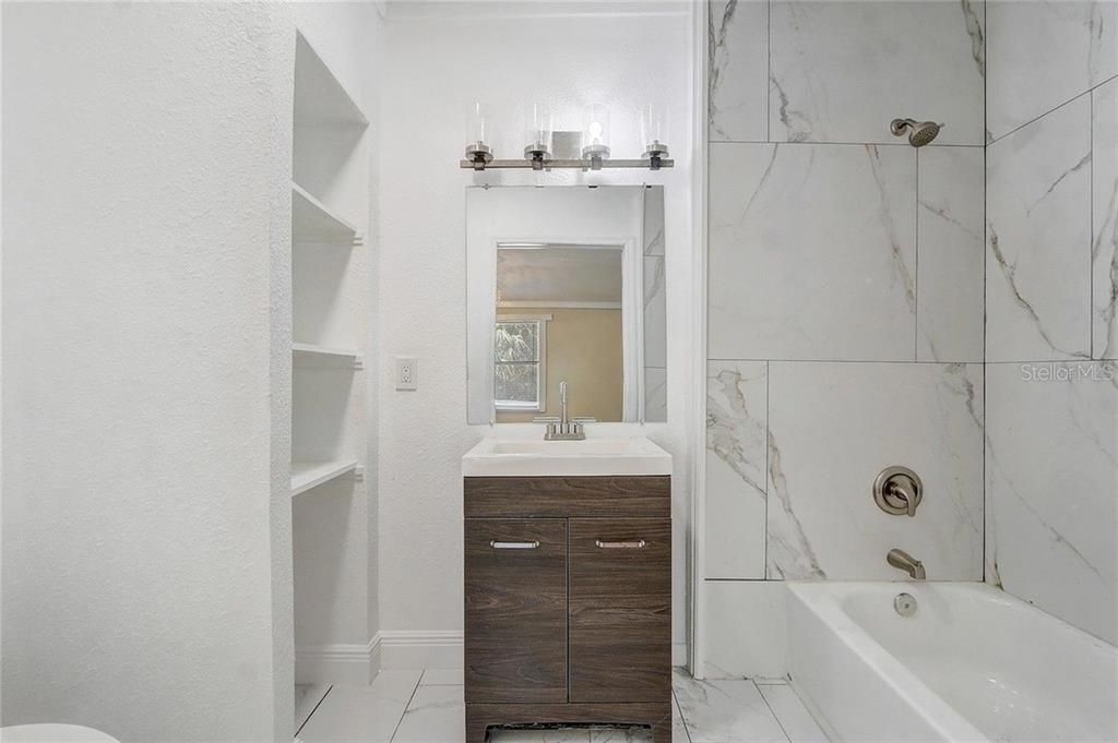 待售: $429,000 (4 贝兹, 3 浴室, 1642 平方英尺)