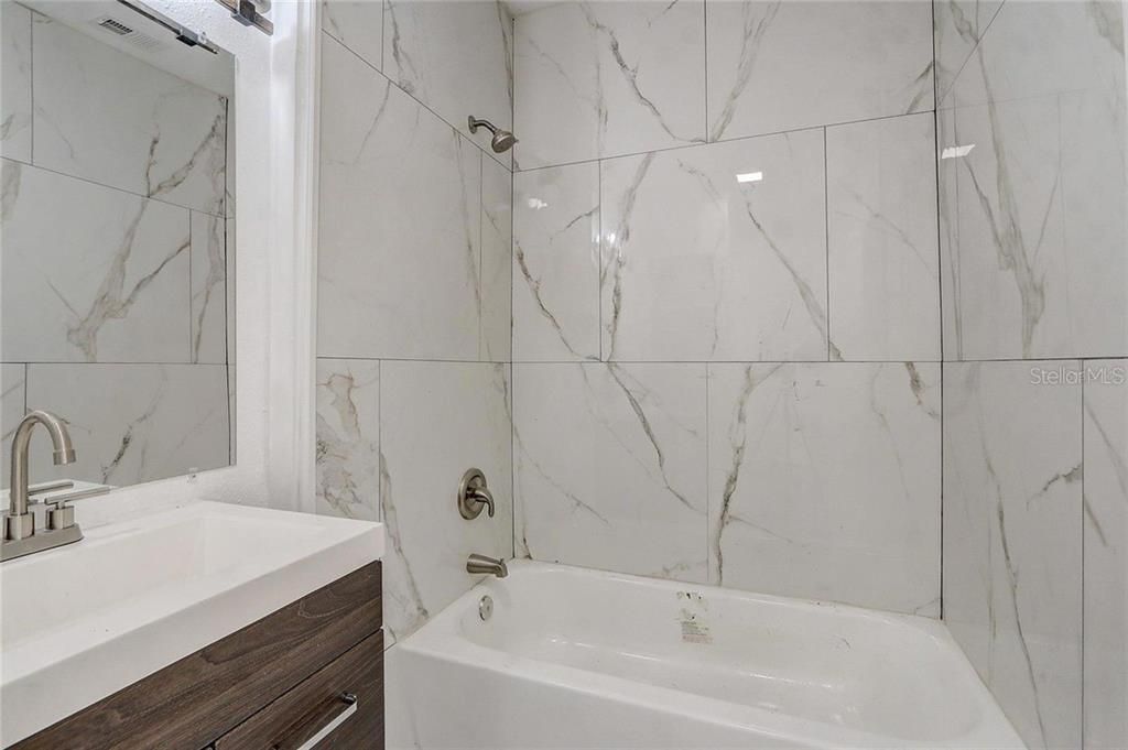 待售: $429,000 (4 贝兹, 3 浴室, 1642 平方英尺)