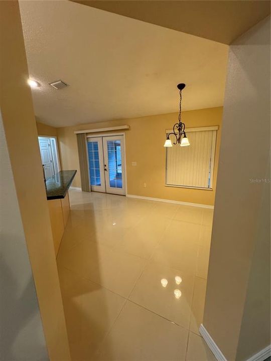 待售: $349,000 (3 贝兹, 2 浴室, 1727 平方英尺)