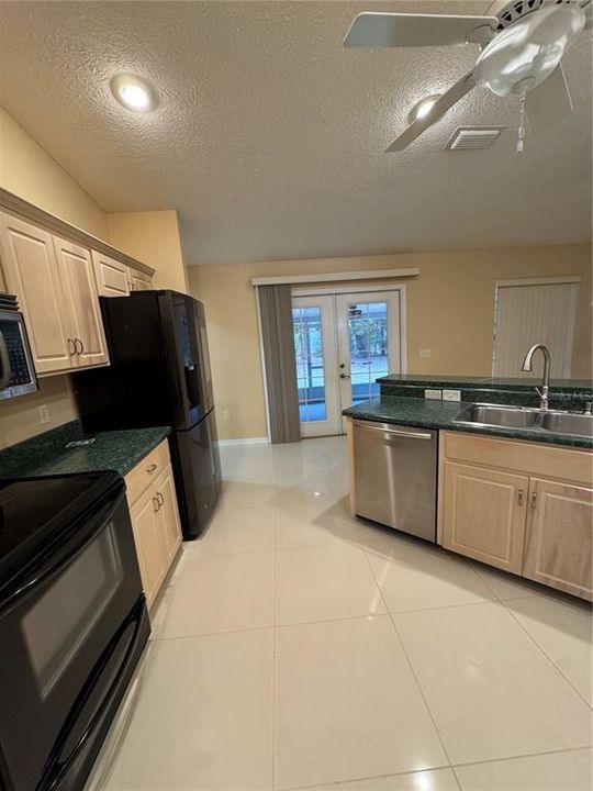 待售: $349,000 (3 贝兹, 2 浴室, 1727 平方英尺)