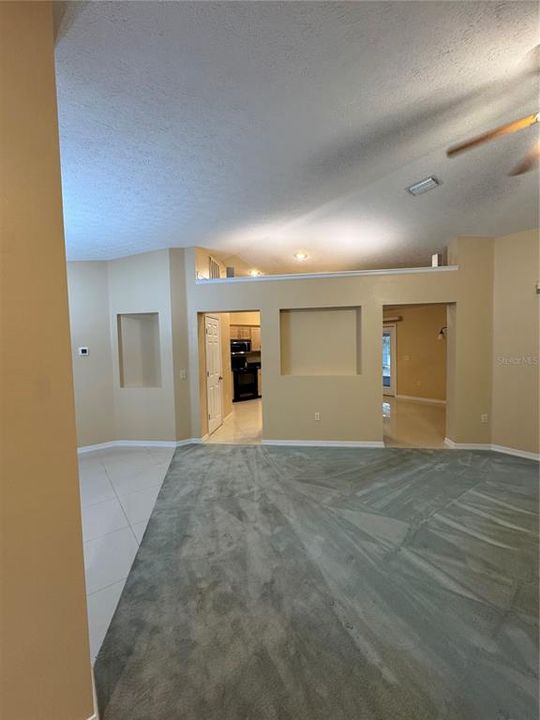 待售: $349,000 (3 贝兹, 2 浴室, 1727 平方英尺)