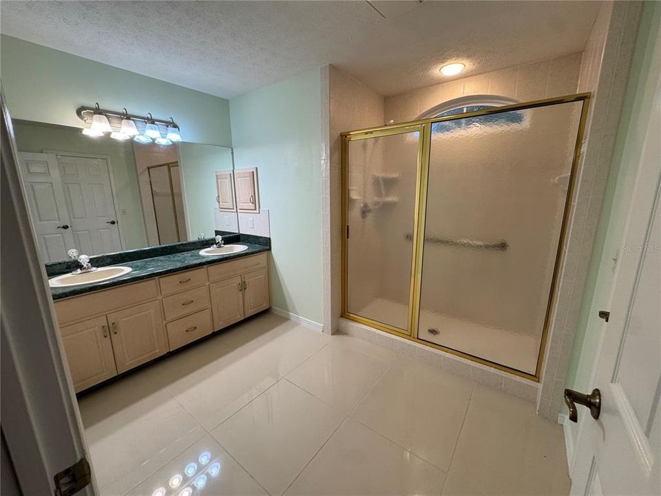 待售: $349,000 (3 贝兹, 2 浴室, 1727 平方英尺)