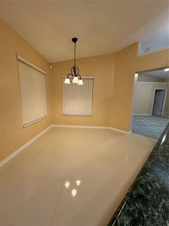 待售: $349,000 (3 贝兹, 2 浴室, 1727 平方英尺)