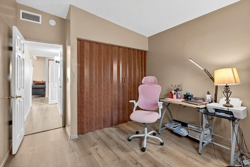 На продажу: $280,000 (3 спален, 1 ванн, 1216 Квадратных фут)