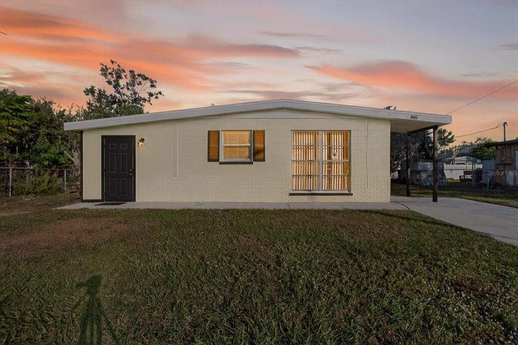 На продажу: $280,000 (3 спален, 1 ванн, 1216 Квадратных фут)