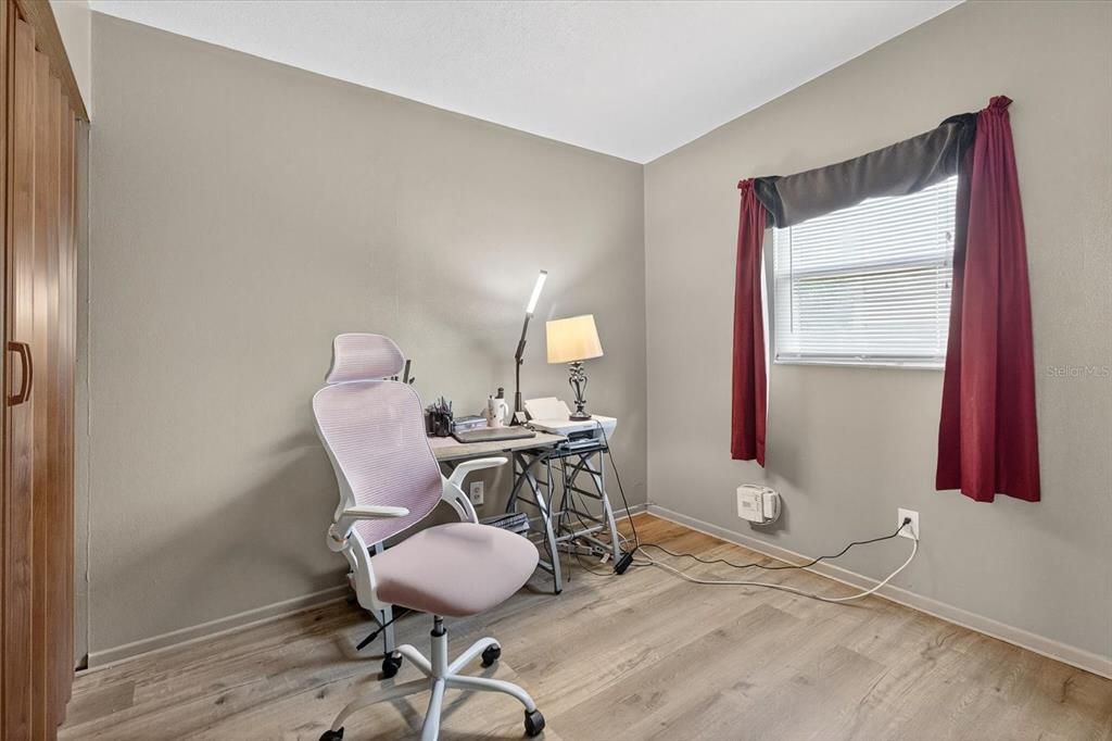 На продажу: $280,000 (3 спален, 1 ванн, 1216 Квадратных фут)