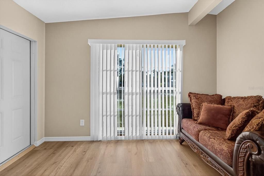 На продажу: $280,000 (3 спален, 1 ванн, 1216 Квадратных фут)