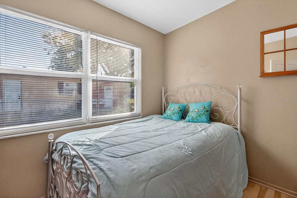 На продажу: $280,000 (3 спален, 1 ванн, 1216 Квадратных фут)