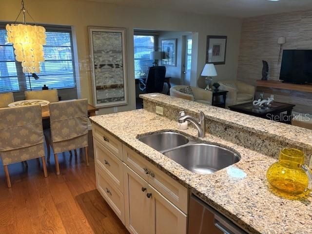 For Rent: $1,650 (2 beds, 2 baths, 1120 Square Feet)