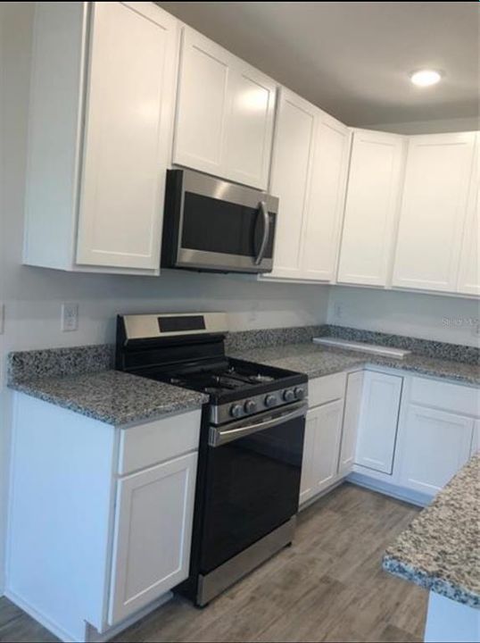 For Rent: $2,350 (3 beds, 2 baths, 1523 Square Feet)