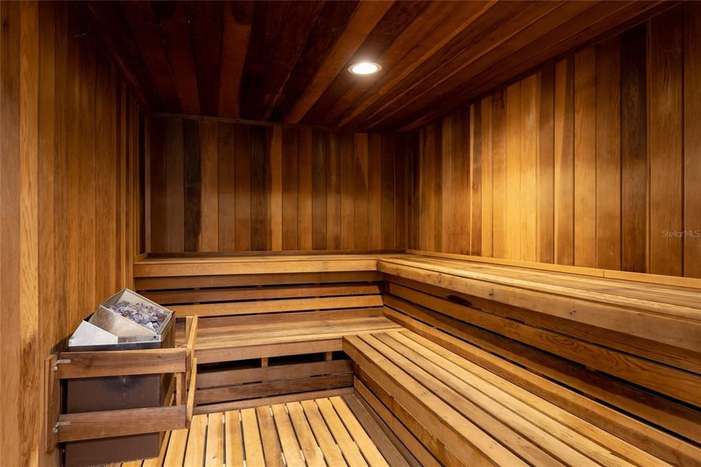 Под контрактом: $224,995 (2 спален, 2 ванн, 1055 Квадратных фут)