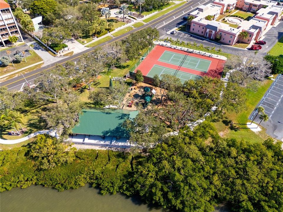 Под контрактом: $224,995 (2 спален, 2 ванн, 1055 Квадратных фут)