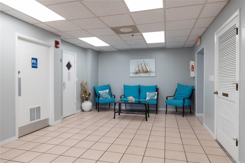 Под контрактом: $224,995 (2 спален, 2 ванн, 1055 Квадратных фут)