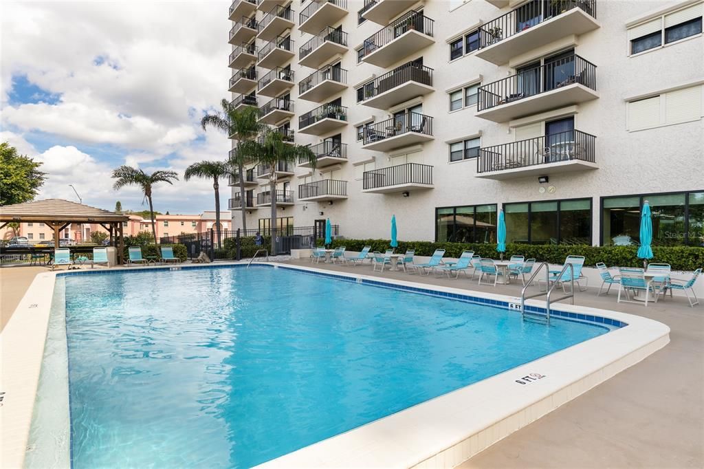 Под контрактом: $224,995 (2 спален, 2 ванн, 1055 Квадратных фут)