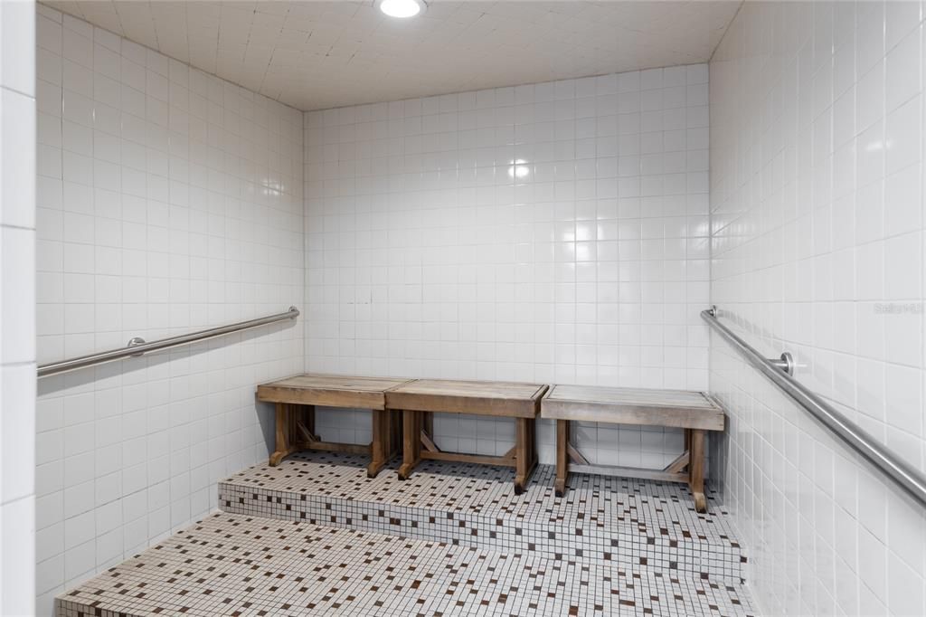 Под контрактом: $224,995 (2 спален, 2 ванн, 1055 Квадратных фут)