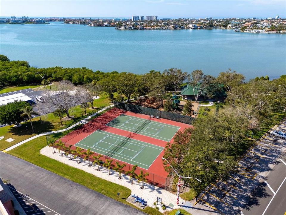 Под контрактом: $224,995 (2 спален, 2 ванн, 1055 Квадратных фут)