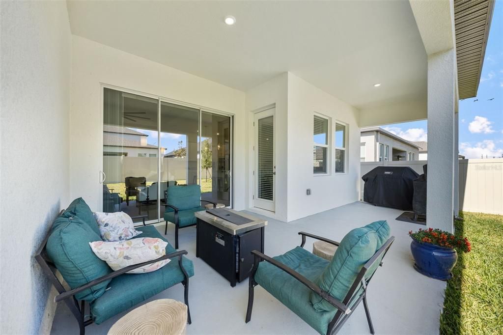 For Rent: $3,700 (4 beds, 3 baths, 2610 Square Feet)