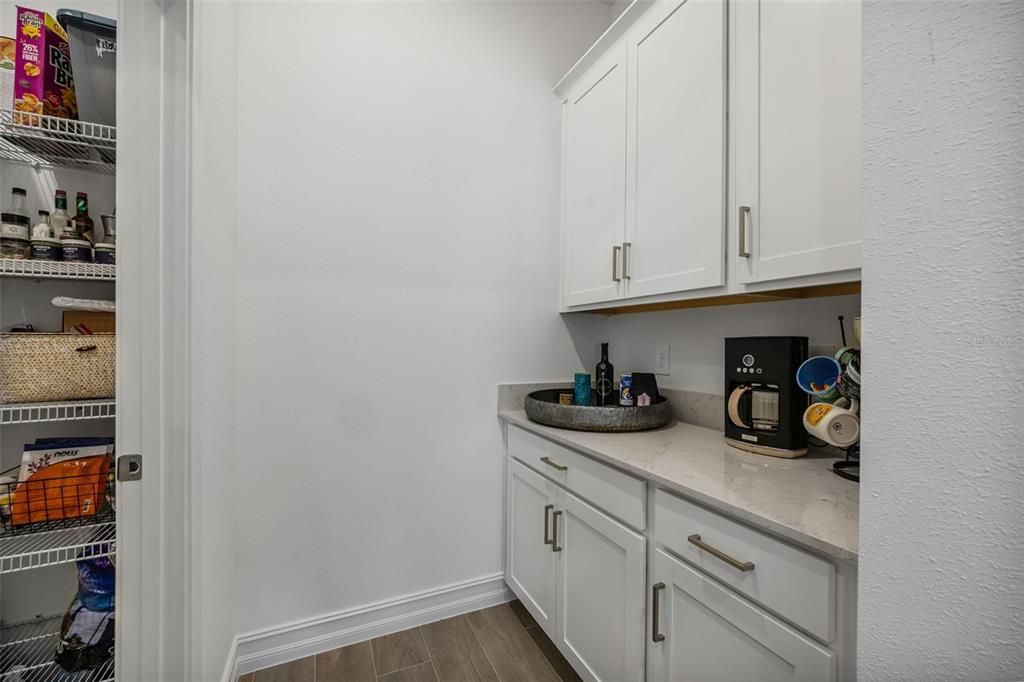 For Rent: $3,700 (4 beds, 3 baths, 2610 Square Feet)