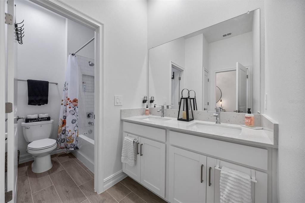 For Rent: $3,700 (4 beds, 3 baths, 2610 Square Feet)