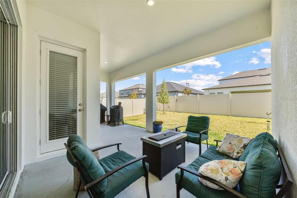 For Rent: $3,700 (4 beds, 3 baths, 2610 Square Feet)