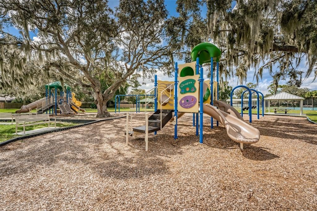 待售: $450,000 (4 贝兹, 2 浴室, 2187 平方英尺)