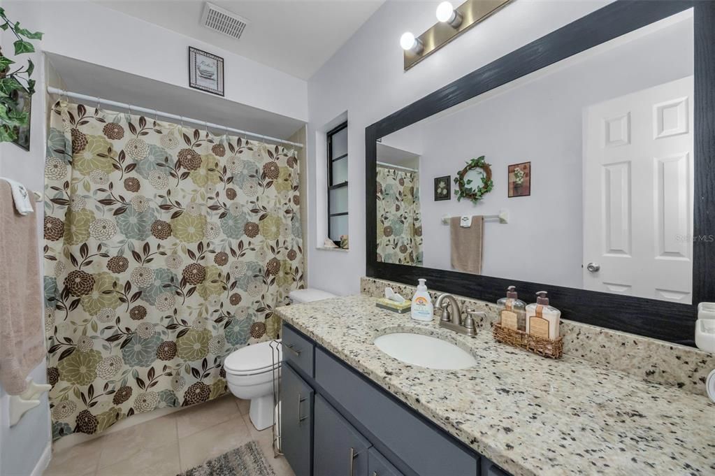 待售: $450,000 (4 贝兹, 2 浴室, 2187 平方英尺)