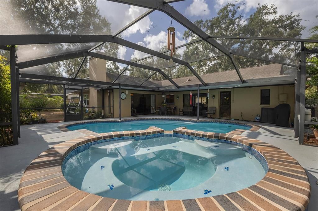 待售: $450,000 (4 贝兹, 2 浴室, 2187 平方英尺)