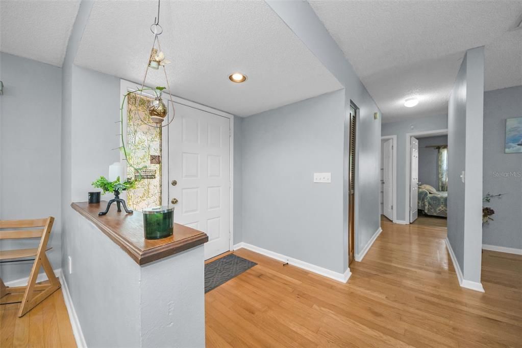 待售: $450,000 (4 贝兹, 2 浴室, 2187 平方英尺)