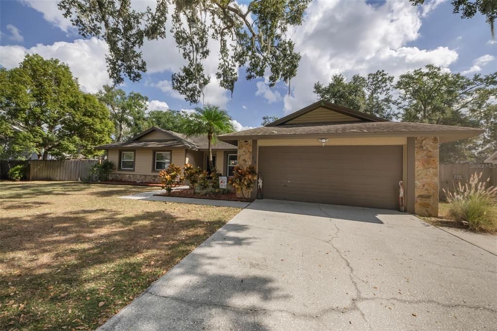 待售: $450,000 (4 贝兹, 2 浴室, 2187 平方英尺)