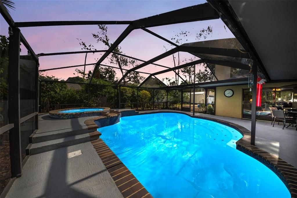 待售: $450,000 (4 贝兹, 2 浴室, 2187 平方英尺)