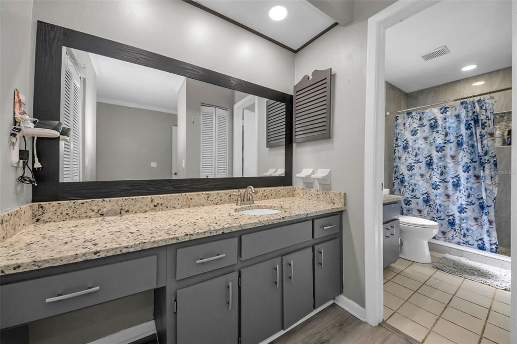 待售: $450,000 (4 贝兹, 2 浴室, 2187 平方英尺)