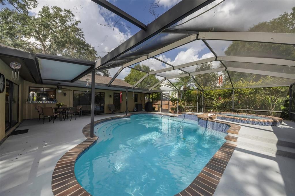 待售: $450,000 (4 贝兹, 2 浴室, 2187 平方英尺)