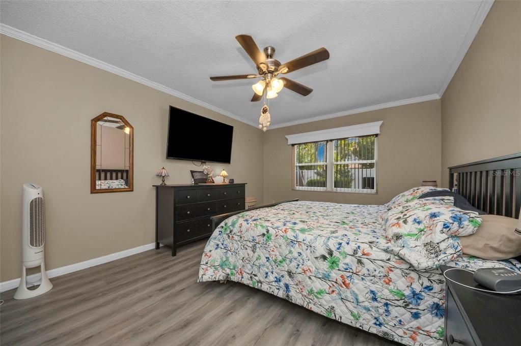 待售: $450,000 (4 贝兹, 2 浴室, 2187 平方英尺)