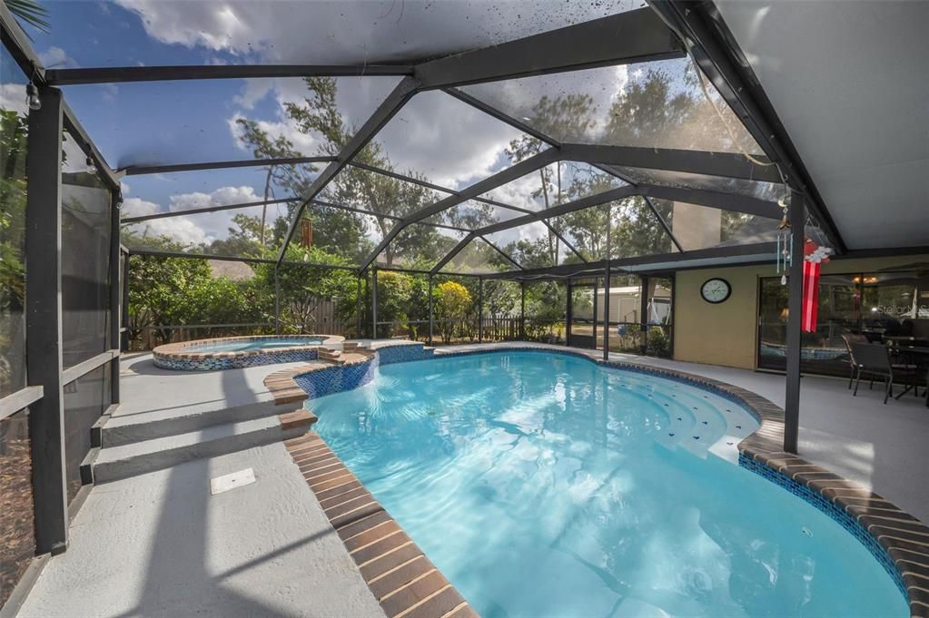 待售: $450,000 (4 贝兹, 2 浴室, 2187 平方英尺)