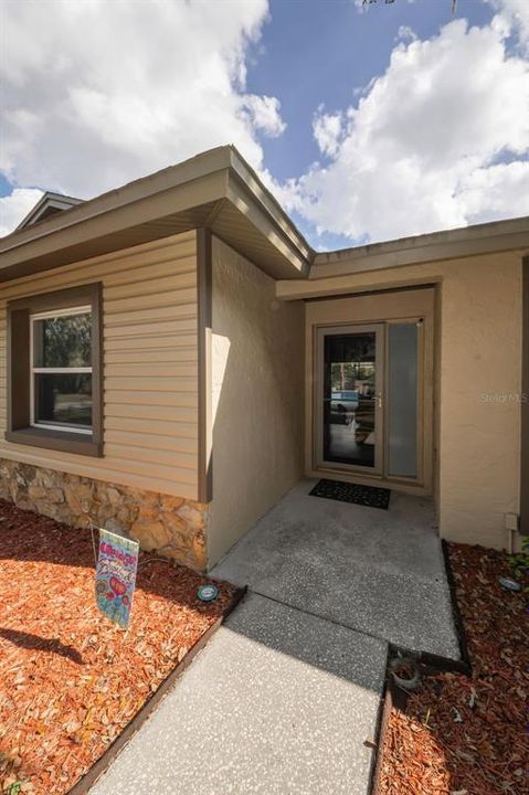 待售: $450,000 (4 贝兹, 2 浴室, 2187 平方英尺)