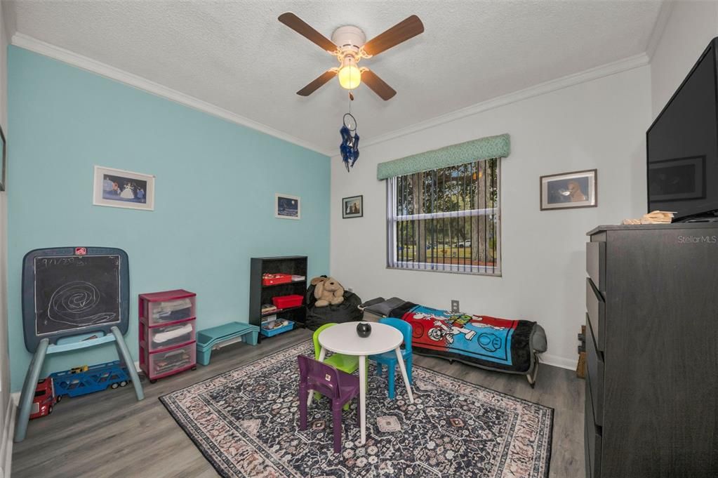 待售: $450,000 (4 贝兹, 2 浴室, 2187 平方英尺)