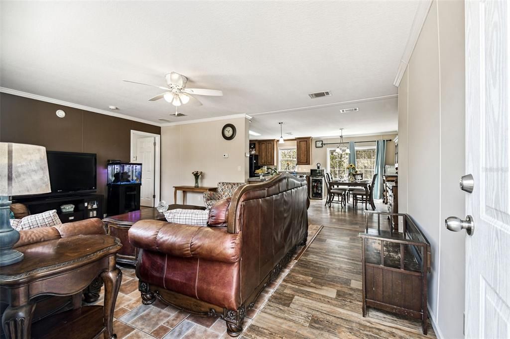 For Sale: $349,900 (4 beds, 2 baths, 2077 Square Feet)