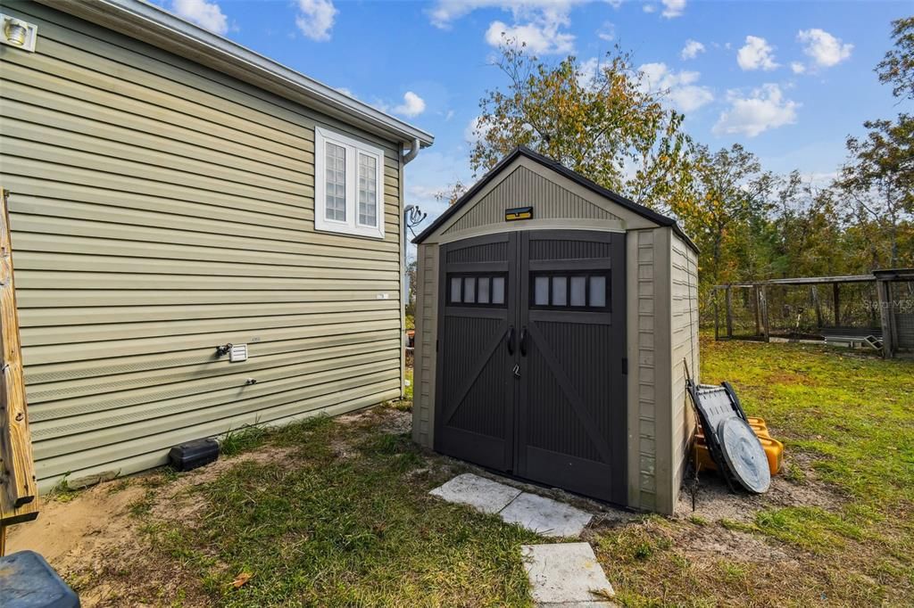 For Sale: $349,900 (4 beds, 2 baths, 2077 Square Feet)