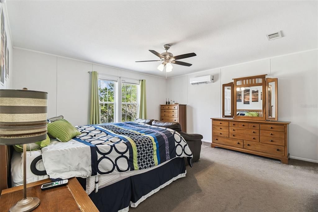 For Sale: $349,900 (4 beds, 2 baths, 2077 Square Feet)