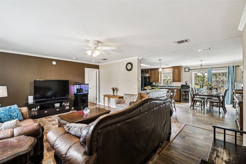 For Sale: $349,900 (4 beds, 2 baths, 2077 Square Feet)