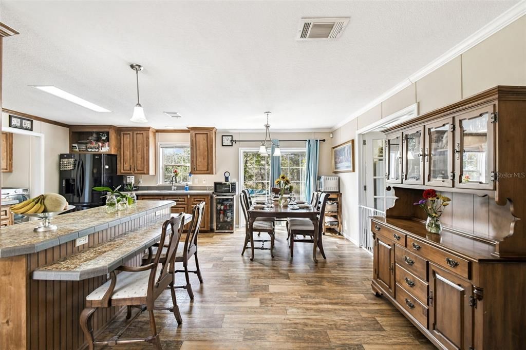 For Sale: $349,900 (4 beds, 2 baths, 2077 Square Feet)