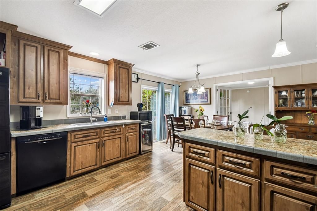 For Sale: $349,900 (4 beds, 2 baths, 2077 Square Feet)