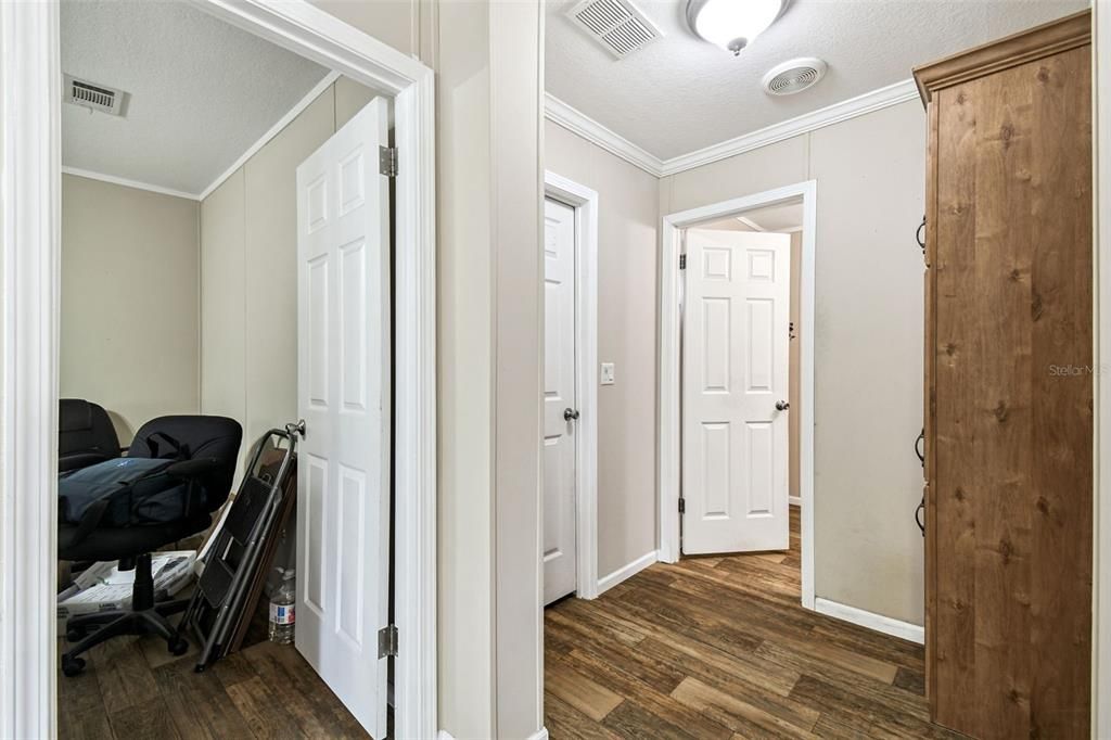 For Sale: $349,900 (4 beds, 2 baths, 2077 Square Feet)