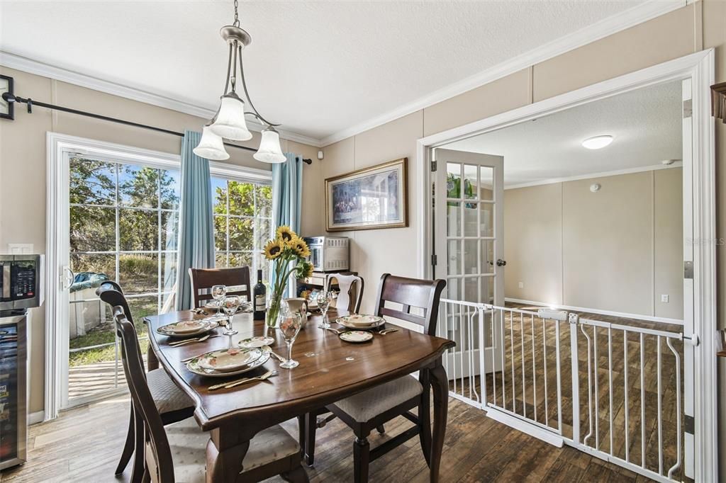 For Sale: $349,900 (4 beds, 2 baths, 2077 Square Feet)