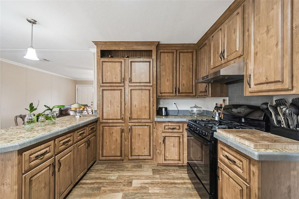 For Sale: $349,900 (4 beds, 2 baths, 2077 Square Feet)