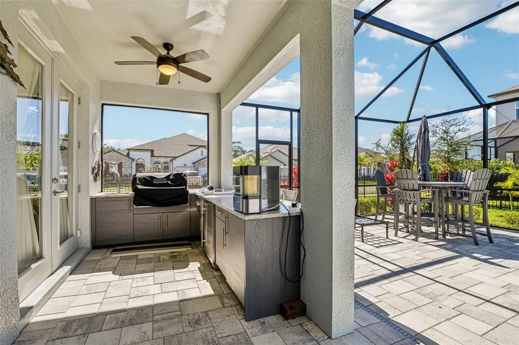 For Sale: $1,100,000 (5 beds, 4 baths, 4192 Square Feet)