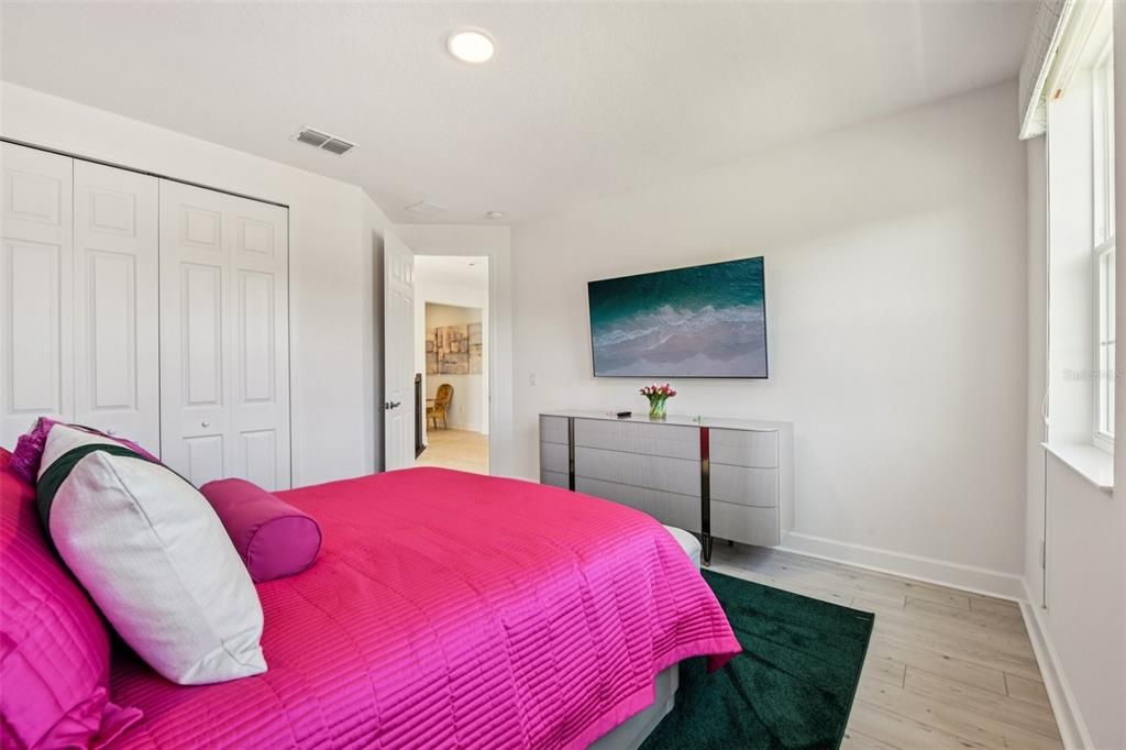 For Sale: $1,100,000 (5 beds, 4 baths, 4192 Square Feet)