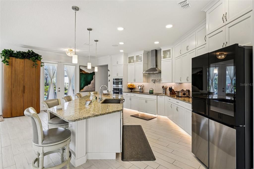 For Sale: $1,100,000 (5 beds, 4 baths, 4192 Square Feet)